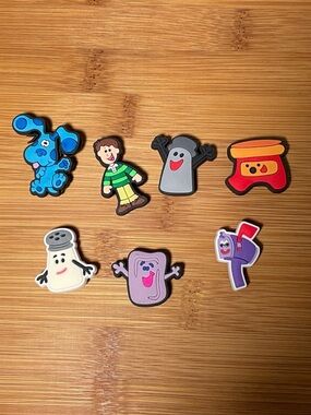 Bundle of 7 Blues Clues Shoe Charms - Multicolor Set